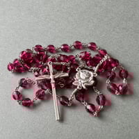 ＊薔薇とファティマの聖母＊聖霊のクロス＊チェコガラスの5連ロザリオ（フューシャ）