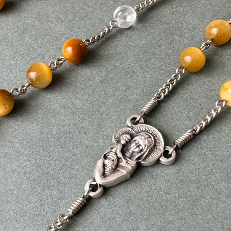 ＊聖母子のメダイ＊ゴールデンタイガーアイとツイストカット水晶の5連ロザリオ