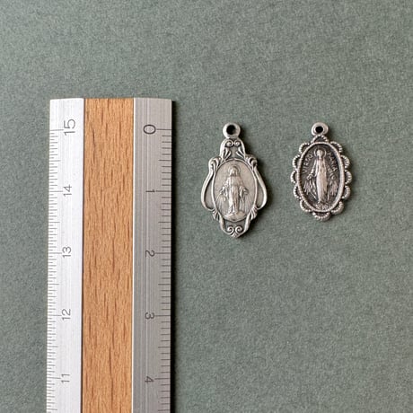 ＊不思議のメダイ2種類＊チェコガラスのロザリオブレスレット（アンティークローズ×ライトトパーズラスター）