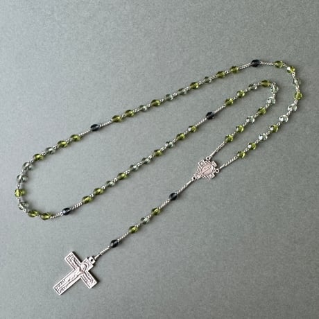 ＊サンザシ十字の不思議のメダイ＊チェコガラスの5連ロザリオ（グリーン系ミックス）