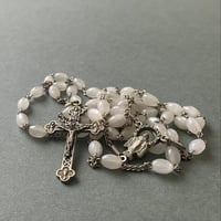 ＊平和と祈りをつなぐ＊ナツメビーズの5連ロザリオ（限定1本）