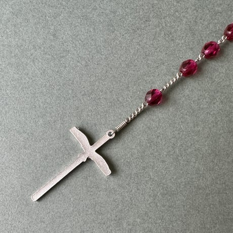 ＊薔薇とファティマの聖母＊聖霊のクロス＊チェコガラスの5連ロザリオ（フューシャ）