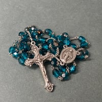 ＊不思議のメダイ＊チェコガラスの5連ロザリオ（アクアマリン・ヴァレンチニット）