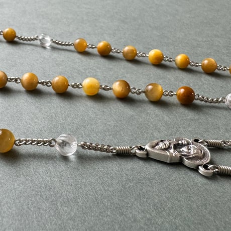 ＊聖母子のメダイ＊ゴールデンタイガーアイとツイストカット水晶の5連ロザリオ