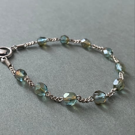 ＊カリスとホスチアのクロス＊チェコガラスの1連ロザリオ（ライトエメラルドセルシアン）