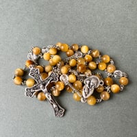 ＊聖母子のメダイ＊ゴールデンタイガーアイとツイストカット水晶の5連ロザリオ