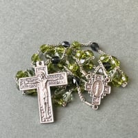 ＊サンザシ十字の不思議のメダイ＊チェコガラスの5連ロザリオ（グリーン系ミックス）