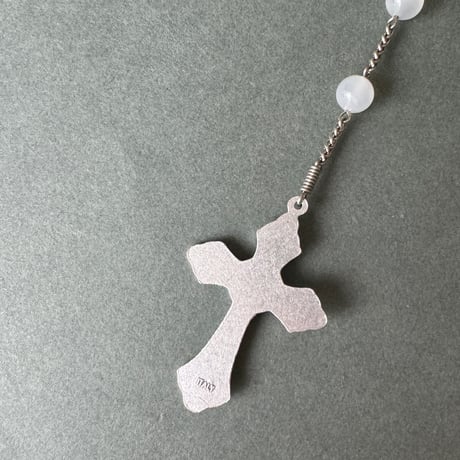 ＊葡萄のクロスとMモチーフの不思議のメダイ＊ホワイトムーンストーンの5連ロザリオ