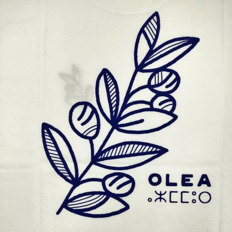 OLOW（オロウ） Tシャツ バックプリント 植物のイラストホワイトｘネイビー コットン100% 白色【セシル・ジャイヤール】（ OL512008-18 ）