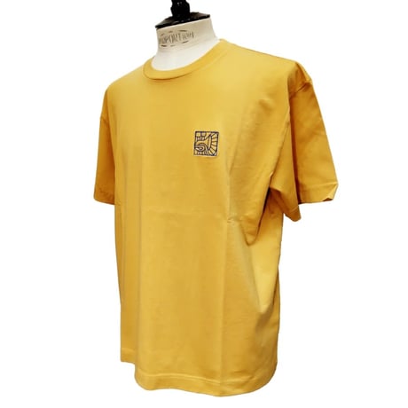 OLOW（オロウ） Tシャツ バックプリント 楽器イメージのイラストマスタードｘブルー オーガニックコットン100% ゆったりシルエット【フロリアン・ガロウ】（ OL612002-20）