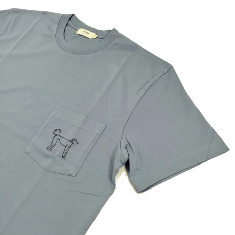 OLOW（オロウ） Tシャツ バックプリント 人と犬などのイラスト ブルーグレー オーガニックコットン100% ゆったりシルエット【ケイト・マクエニフ】（OL612002-81 ）