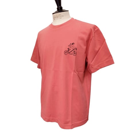 OLOW（オロウ） Tシャツ バックプリント 人と自転車などのイラスト ピンク ローズ オーガニックコットン100% ゆったりシルエット【ケイト・マクエニフ】（ OL612002-30）