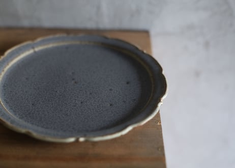 鉄粉のある　輪花皿 22cm　グリーンブルーグレー