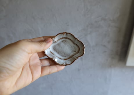 mini豆皿　楕円の輪花