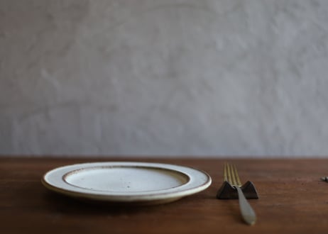 鉄粉のある　ブリム皿　中皿