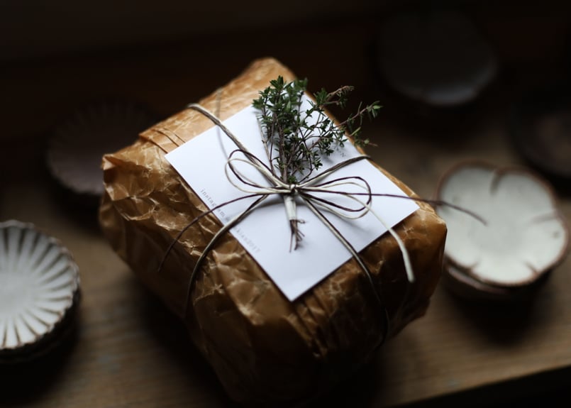 粉彩花文皿 桜 花びら皿 | 畑萬陶苑 ONLINE SHOP