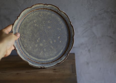 鉄粉のある　輪花皿 22cm　グリーンブルーグレー