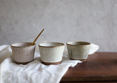 鉄粉のある　蕎麦猪口　桃グレーベージュ