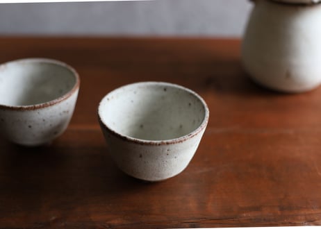 鉄粉のある器　湯のみ　小鉢　陶器