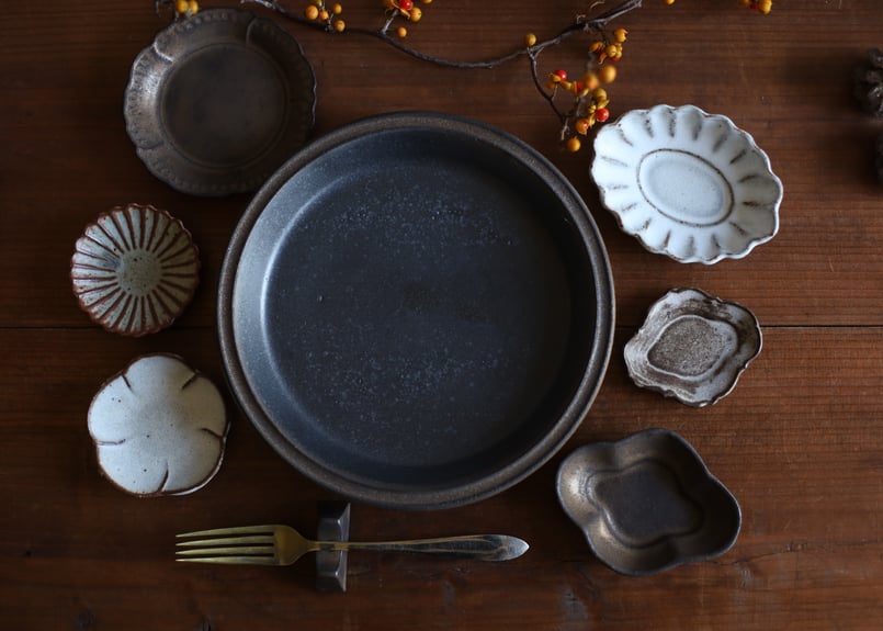 貴重品？時代物？の金属製の豆皿のようなもの