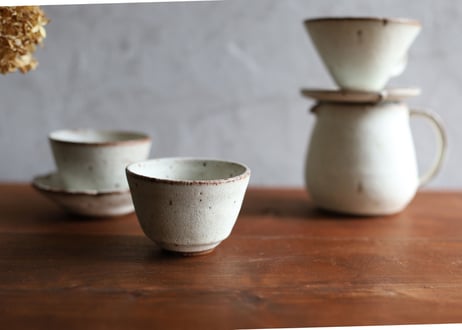 鉄粉のある器　湯のみ　小鉢　陶器