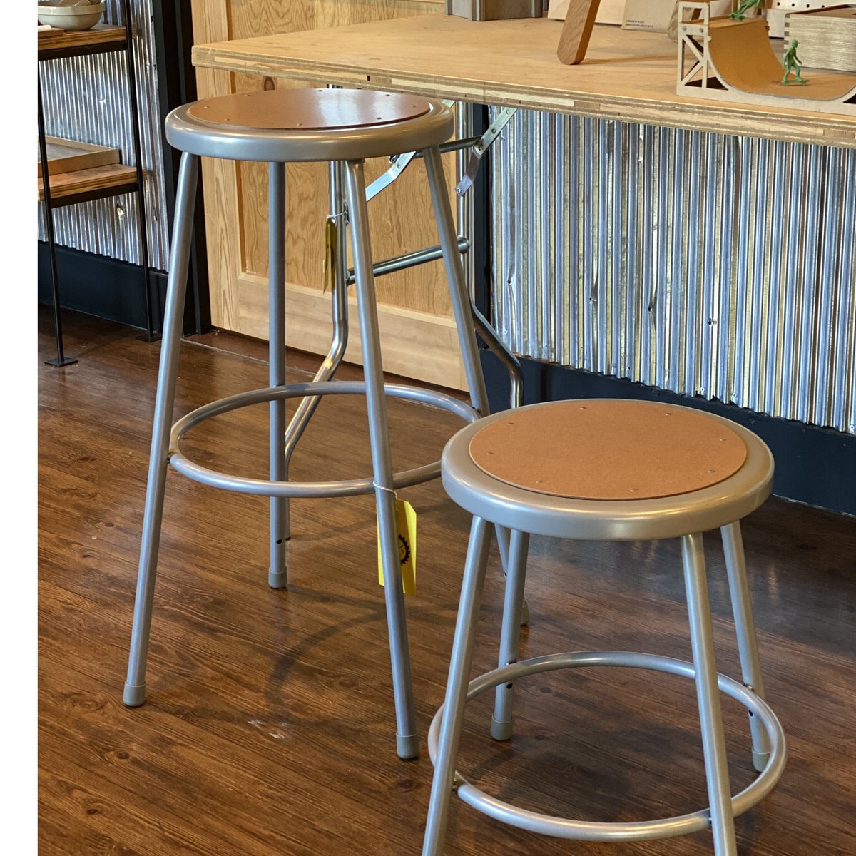 LAB STOOL (L) | CRAFT TRADE SERVICE