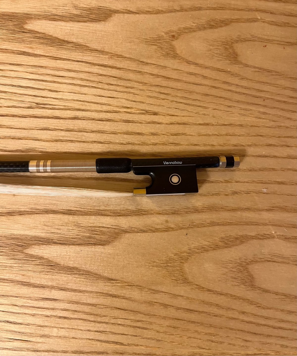 Viennabow バイオリン4/4弓 カーボンファイバー製 楽天市場】VINGOBOWカーボンファイバー・バイオリン弓Carbon