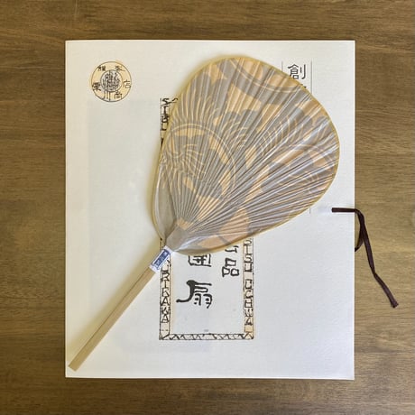 伊勢型渋うちわ　グレー蔦　⑱