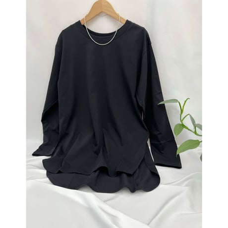 round hem tee-shirt