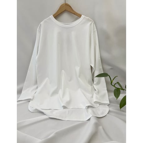 round hem tee-shirt