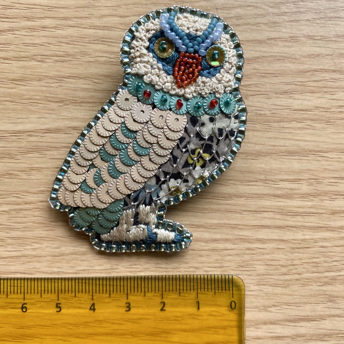 Brooch:Glitter Owlフクロウブローチ『フレンチスパンコール＆ビーズ