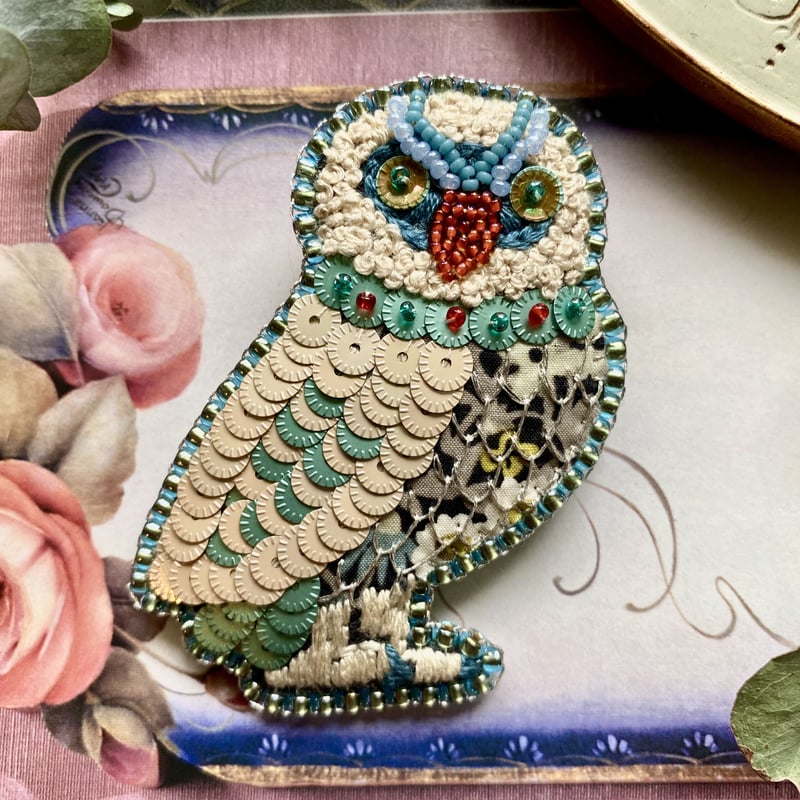 Brooch:Glitter Owlフクロウブローチ『フレンチスパンコール＆ビーズ