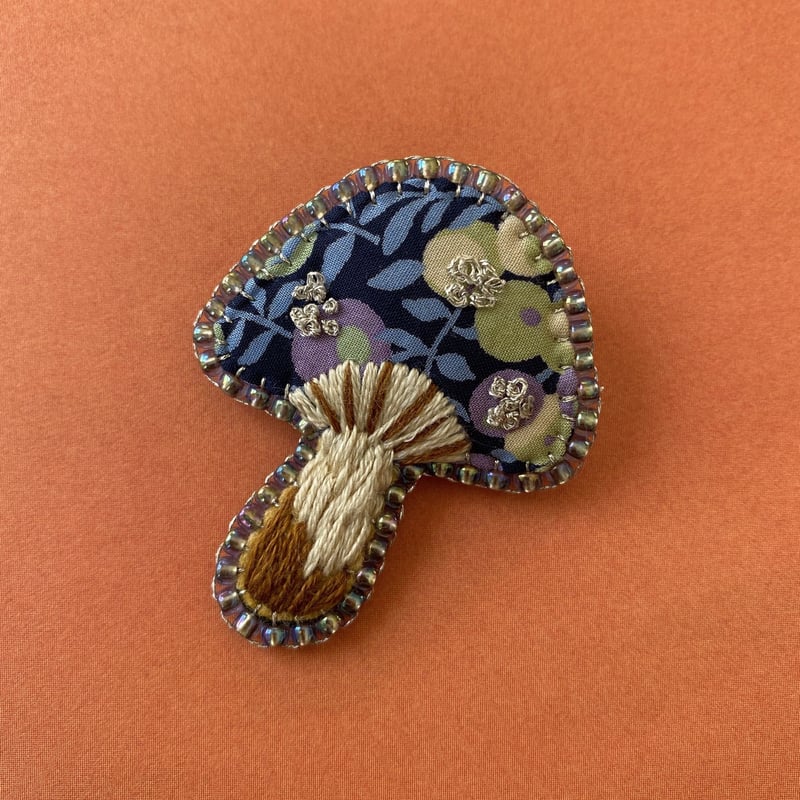 Brooch: Blue Fruits Mushroom『青い果実のリバティキノコ刺繍ブローチ...