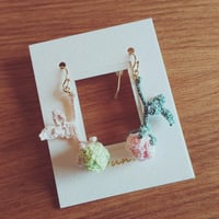 薔薇のピアスS(黄緑×薄桃)