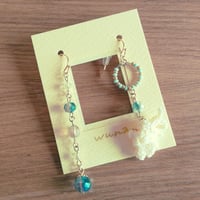 天使の祈りと光のピアス(オフ白)