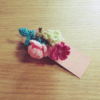 花束のブローチe