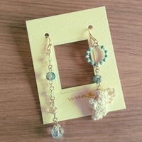 天使の祈りと光のピアス(ベージュ)
