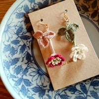 雪割草のピアスa