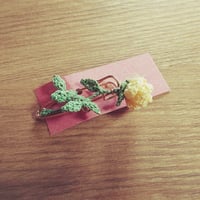 薔薇のブローチ(黄)
