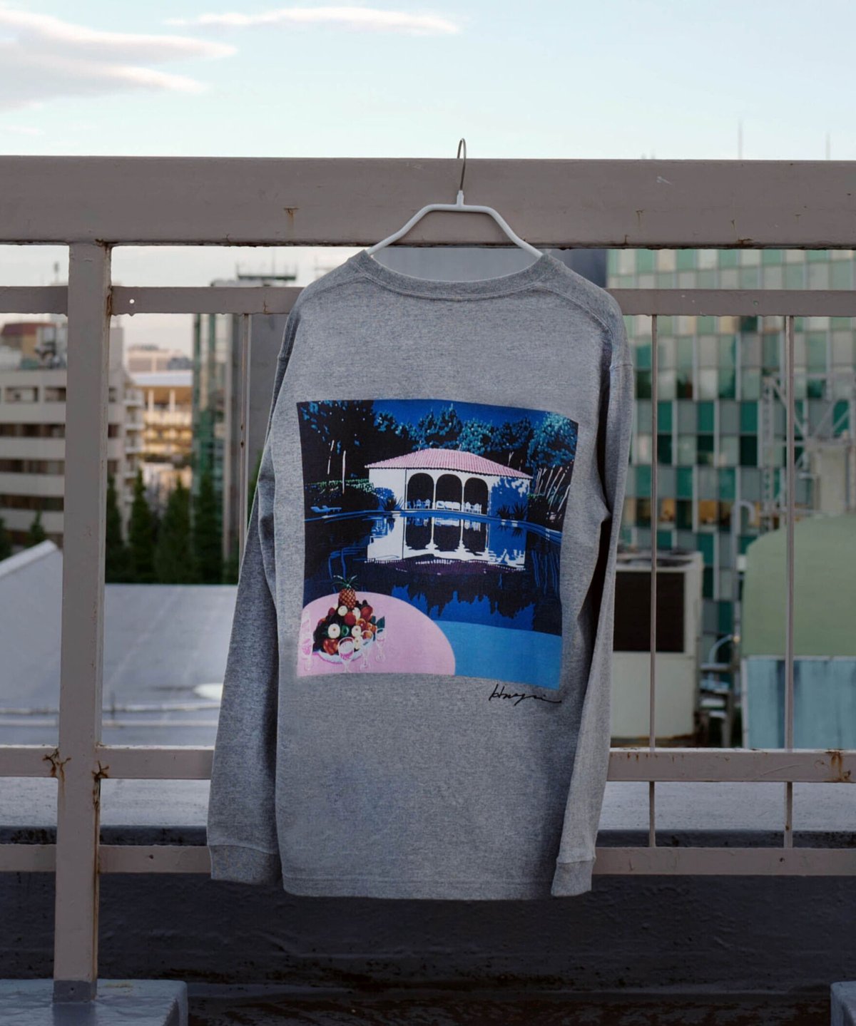 TUTTI FRUTTI 永井博　Tシャツ ロングTシャツ「tutti frutti」グレー 02 - Hiroshi Nagai by