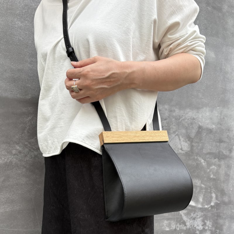 別注】< YURUKU > Clap Wood Round Pouch S / Flat S