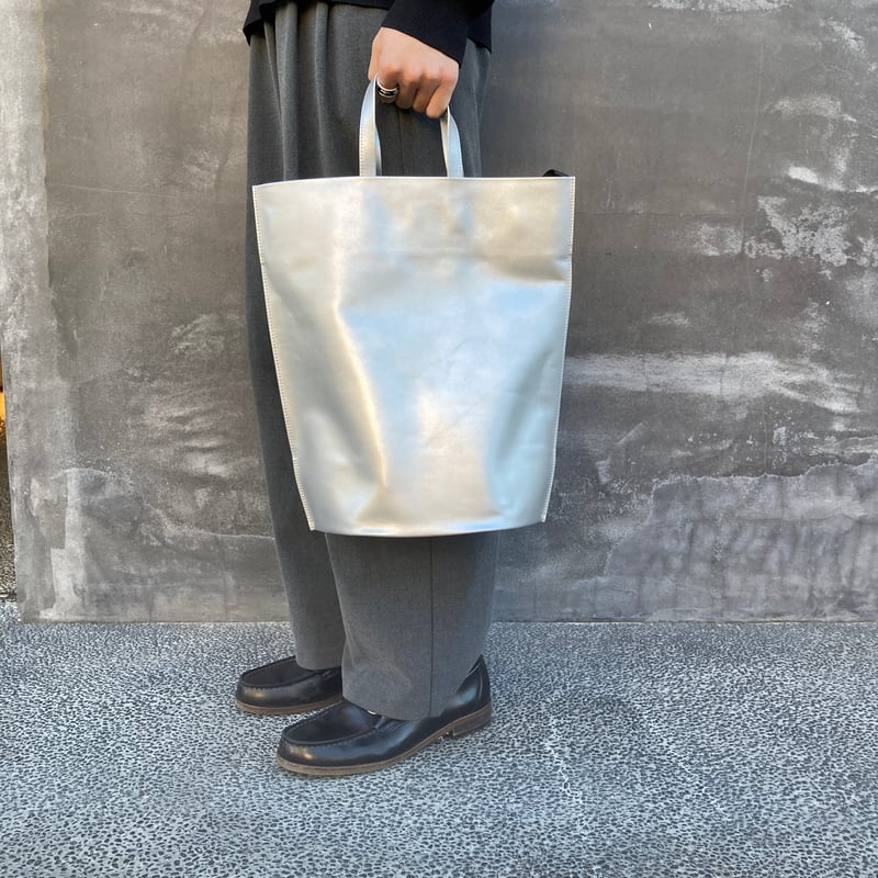 別注】< h concept > CORGA FLAT BAG / Silver | Gin
