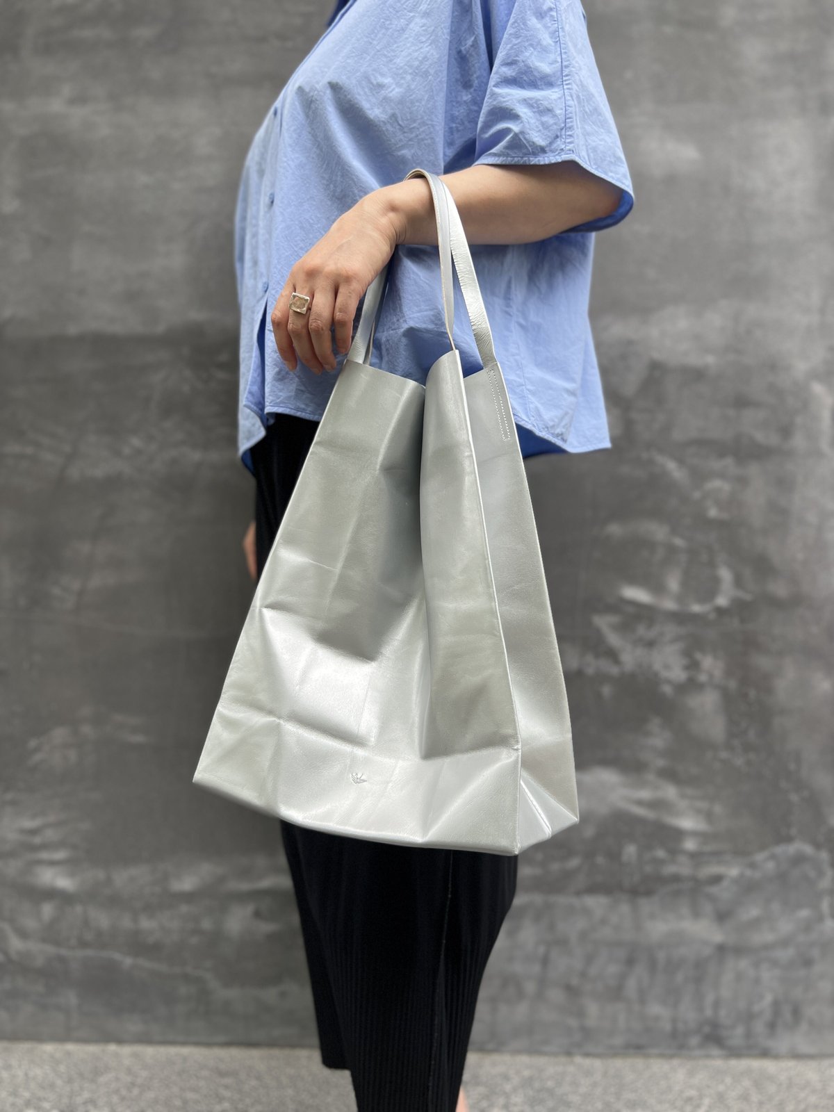 別注】< h concept > CORGA L BAG / Silver | Ginkak