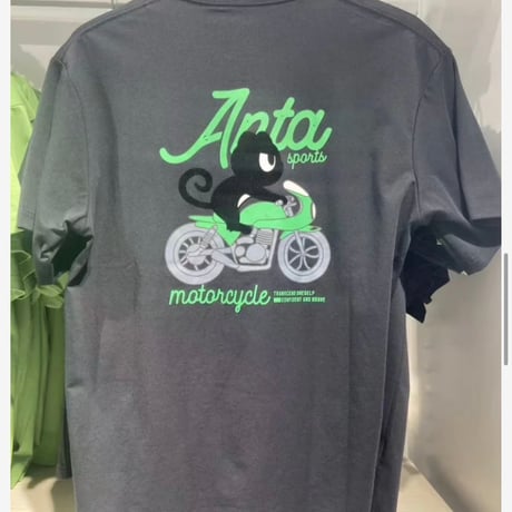 王一博・代言人（安踏） ★ Tシャツ（小猫摩托）※男女兼用《小猫摩托・短袖T恤》