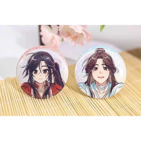 天官賜福（觅星社）★ 温馨日常 【 05 】 缶バッジ（丸形・举高高单人）《温馨日常系列・徽章（圆形・举高高单人）全2款》【予約商品・メーカー発送目安：ご注文日より30日以内】