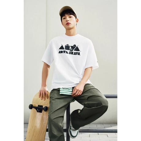 王一博・代言人（安踏） ★ Tシャツ（ANTA SKATE）※男女兼用《短袖针织衫》