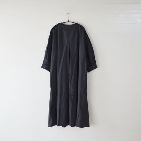 UNIVERSAL TISSU/ シルキータイプライター タックワンピース