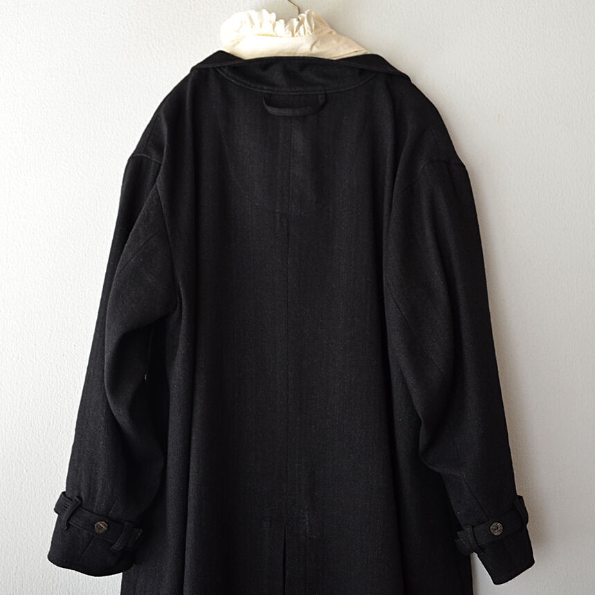 華やかで フリル ブラック バイカラ― おコート 9277 GASA*/さかさま小路 インサイドフリルカラーコート fog black