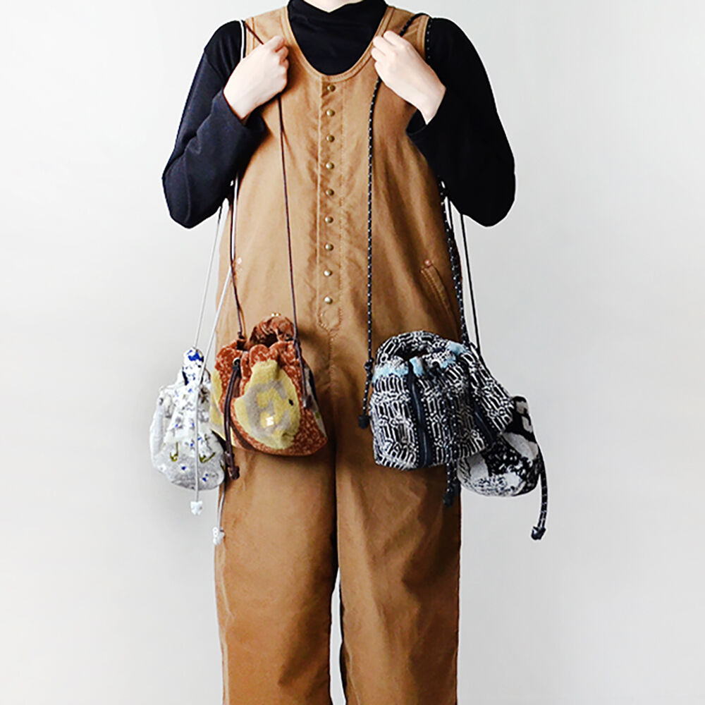 eb.a.gos シェニール・アーカイブ・ クチガネジャナイポシェット eb.a.gos シェニール・アーカイブ・ クチガネジャナイポシェット