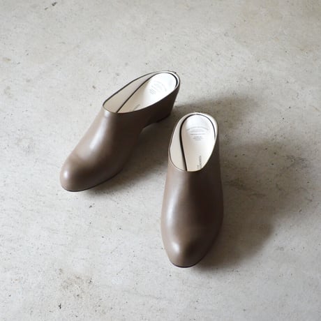 BEAUTIFUL SHOES MULE